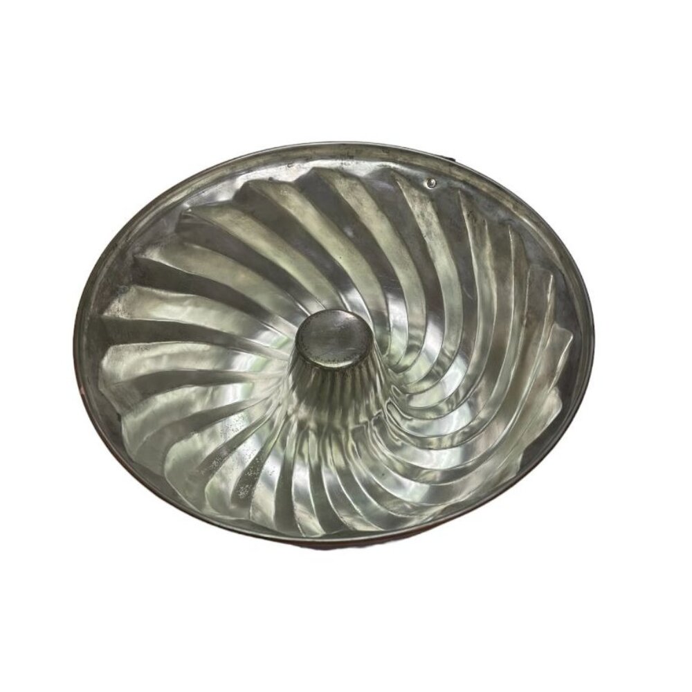 Vintage Copper Bundt Cake Pan Tin Lined Round with Hanging Hook 12” x 5” - Picture 3 of 10